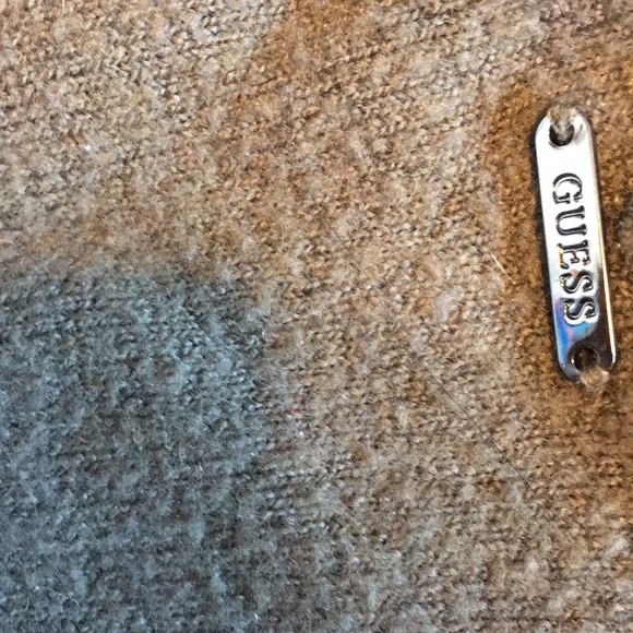 Guess tank top (crop top) Xs women’s - Picture 3 of 4